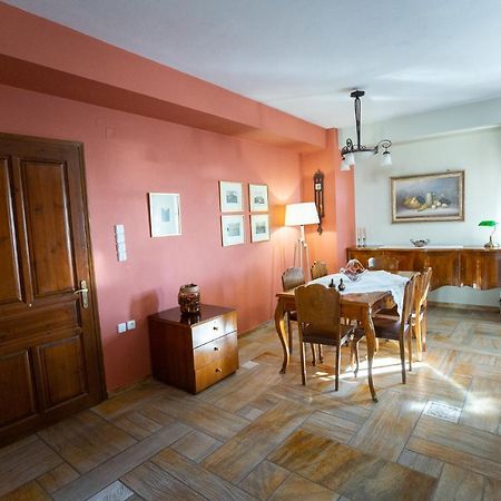 Apartment Kouros Delphi Exterior foto
